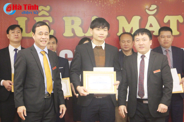 Trao quyết định công nhận tư cách thành viên VEC Victory Group