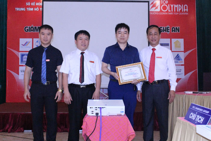 Buổi họp thứ 13 của VEC Diamonds Group