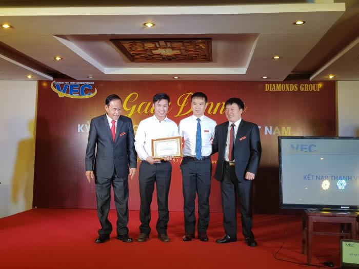 Kỷ niệm ngày Doanh nhân Việt Nam 13-10