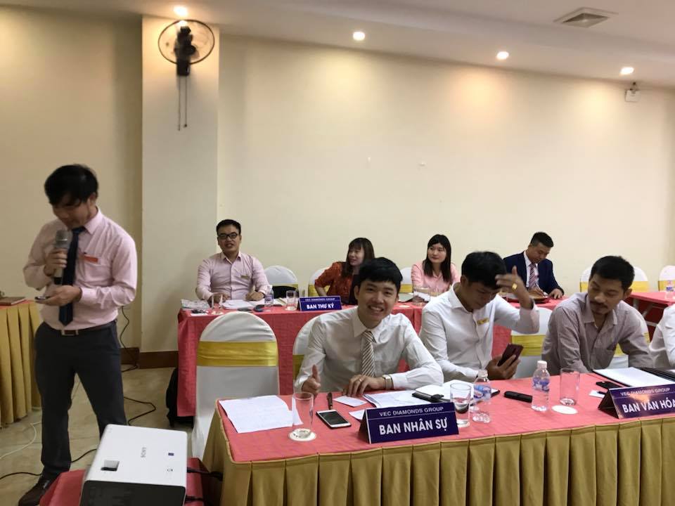 Cuộc họp của VEC Diamonds Group trong tâm bão số 3