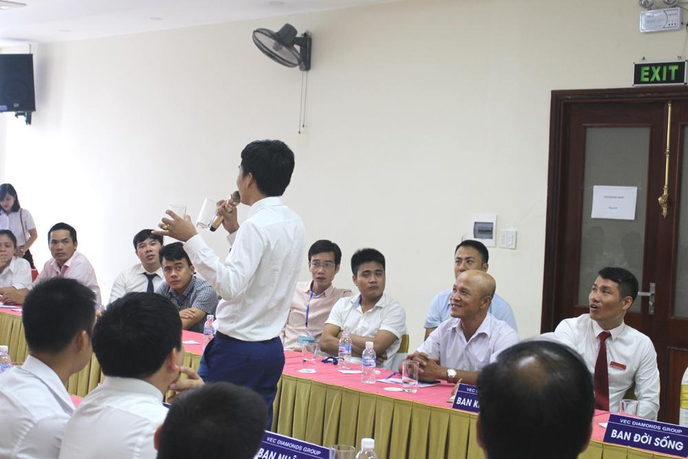 Buổi họp thứ 5 của VEC Diamonds Group