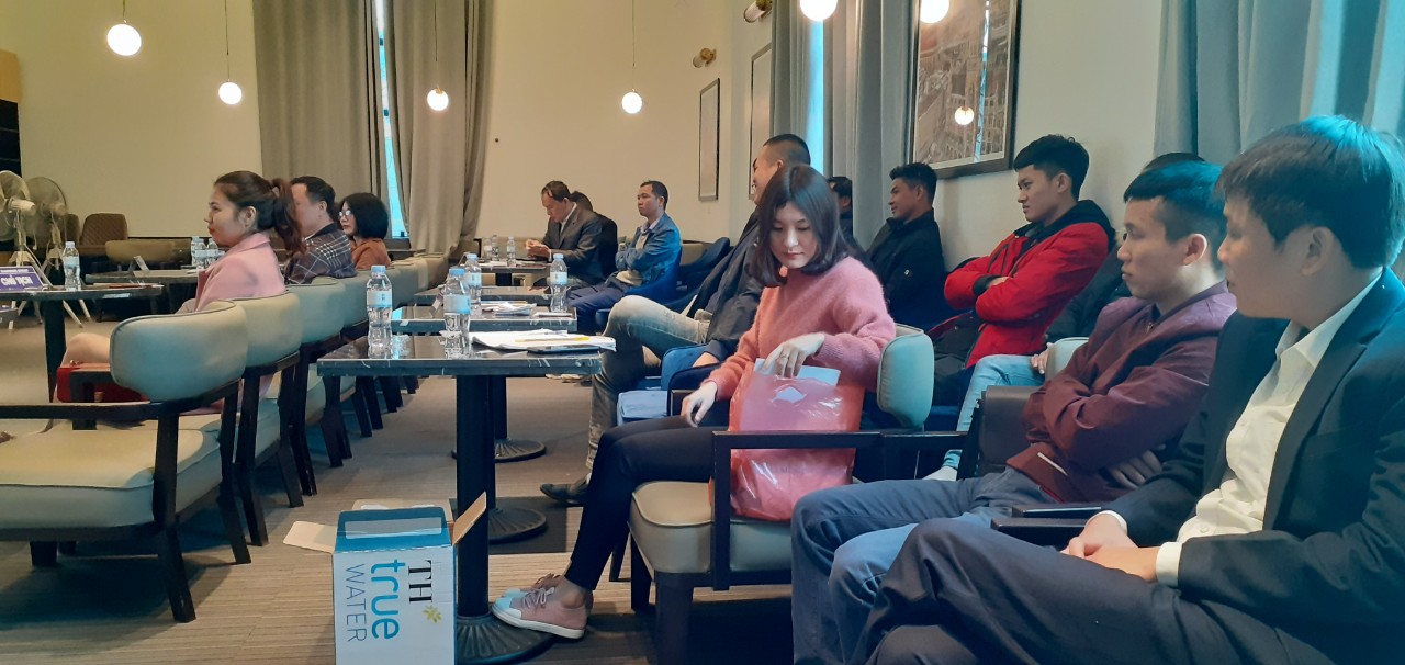 họp vec hàng tuần