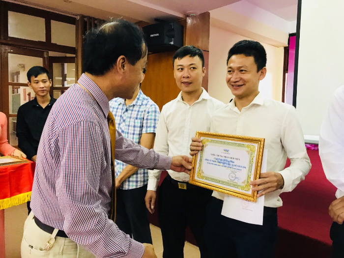 Hình ảnh VEC Stars Group kết nạp thành viên
