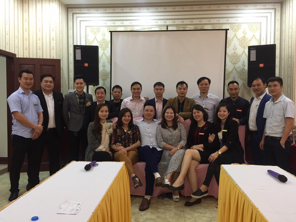 Chúc mừng ngày 8/3 tới toàn thể chị em VEC